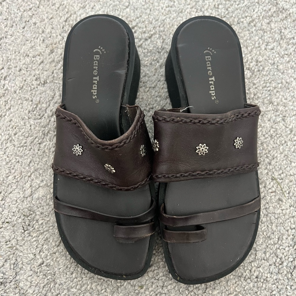 Vintage Y2K Bare Traps Platform Sandals